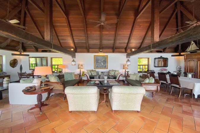 Chanticleer - Interior