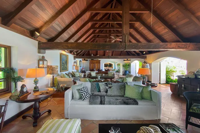 Chanticleer - Interior