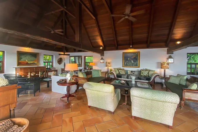 Chanticleer - Interior