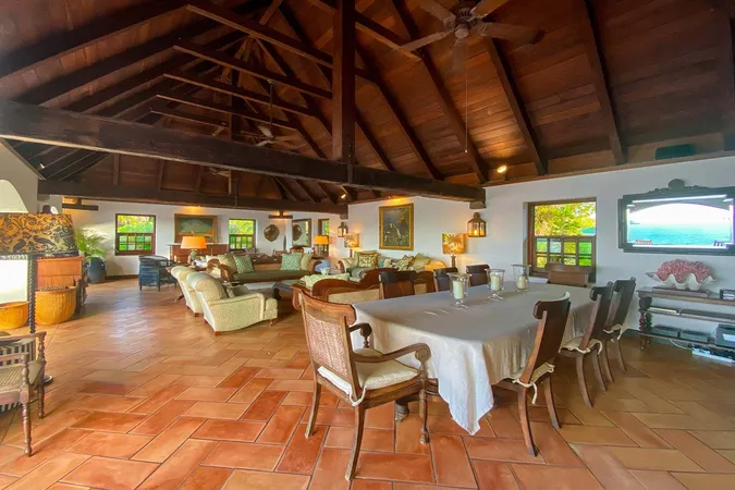Chanticleer - Interior