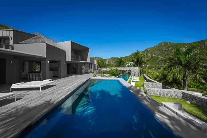 Dunes - Exterior
