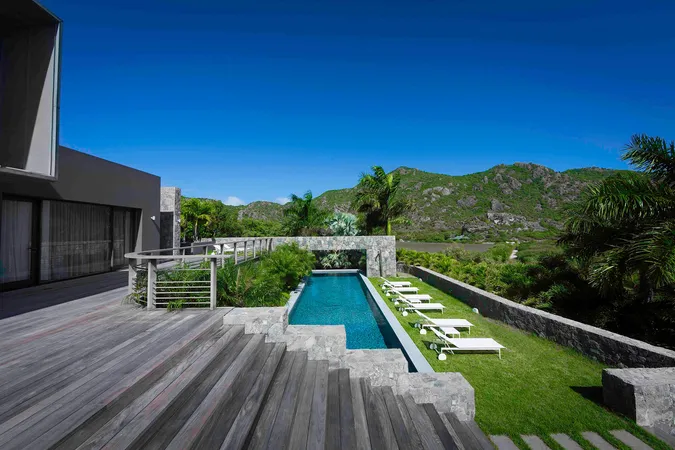 Dunes - Exterior