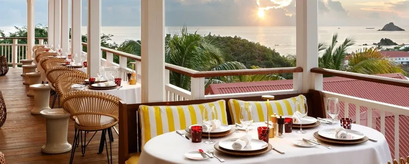 Restaurants & Bar