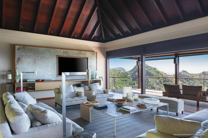 Blue Dragon - Interior