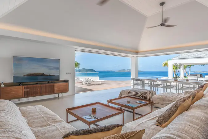 Perfect Blend of Contemporary Design