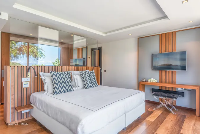Villa Golden Palm Bedrooms