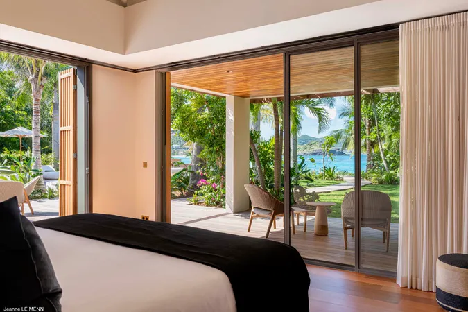 Villa Palm Beach Bedrooms