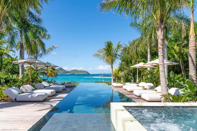 Palm Beach - Exterior