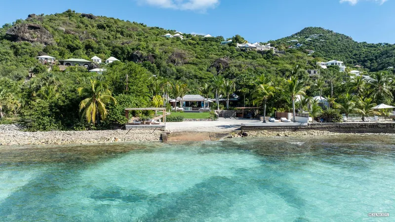 Palm Beach - Exterior