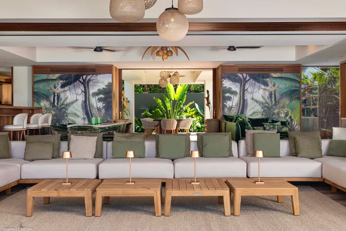 Palm Beach - Interior