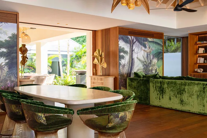 Palm Beach - Interior