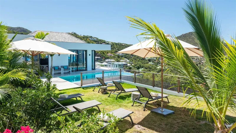Ultimate Living with Villa Star's Breathtaking Exterior