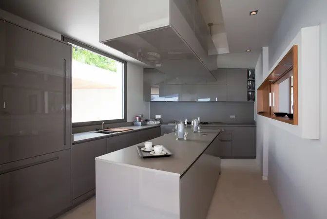 Vitti - Interior